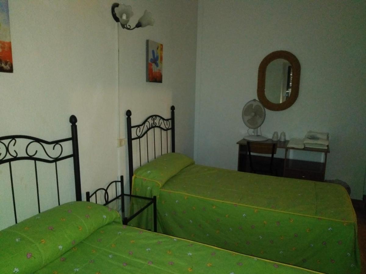 Pension Carretero Касерес Экстерьер фото